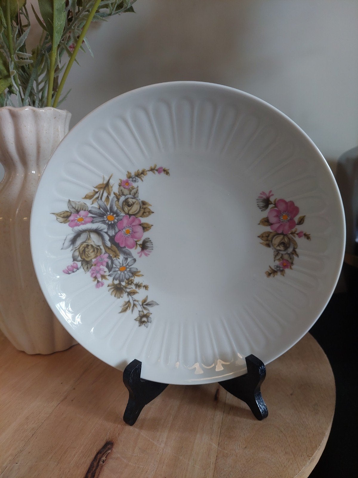 Vintage porseleinen bord met bloemmotief - DDR, Ophalen of Verzenden