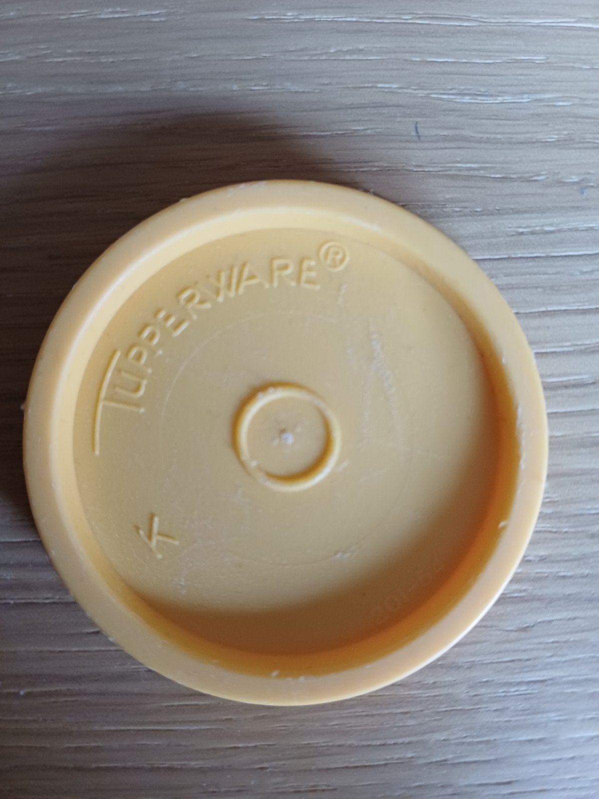 Tupperware deksel 5,5 cm doorsnee GRATIS, Ophalen, Gebruikt, Geel, Overige typen