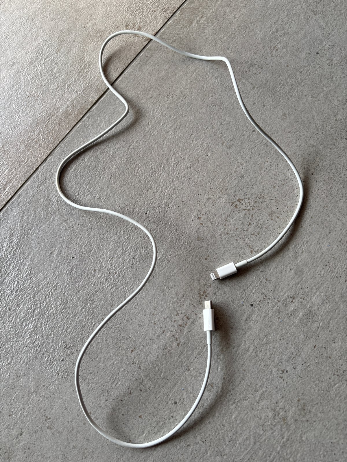 USB-C naar Lightning kabel, Ophalen of Verzenden, Gebruikt, Minder dan 2 meter, Overige kabels