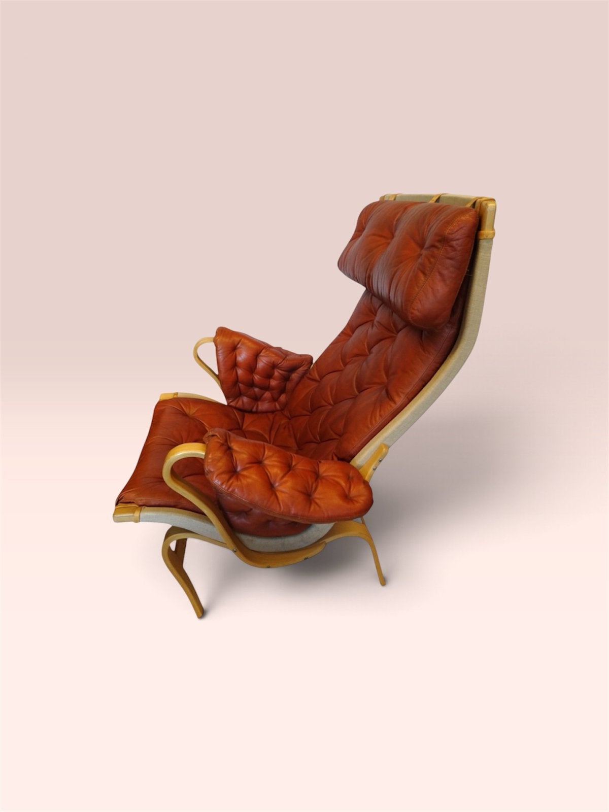 Dux fauteuil met bruin leren bekleding, Gebruikt, Ophalen of Verzenden, Midcentury, Info@gijpsvintage.nl