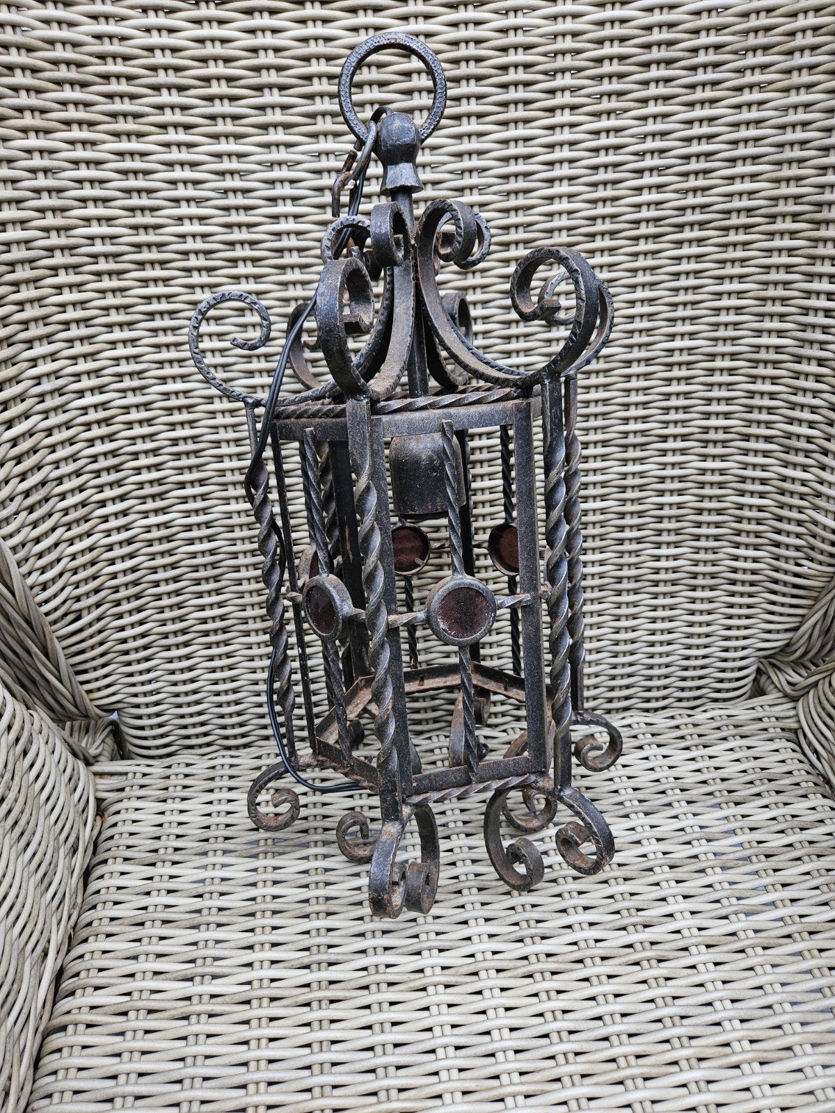 Smeedijzeren hanglamp.  Met gekleurde stukjes glas., Ophalen, Gebruikt, Glas