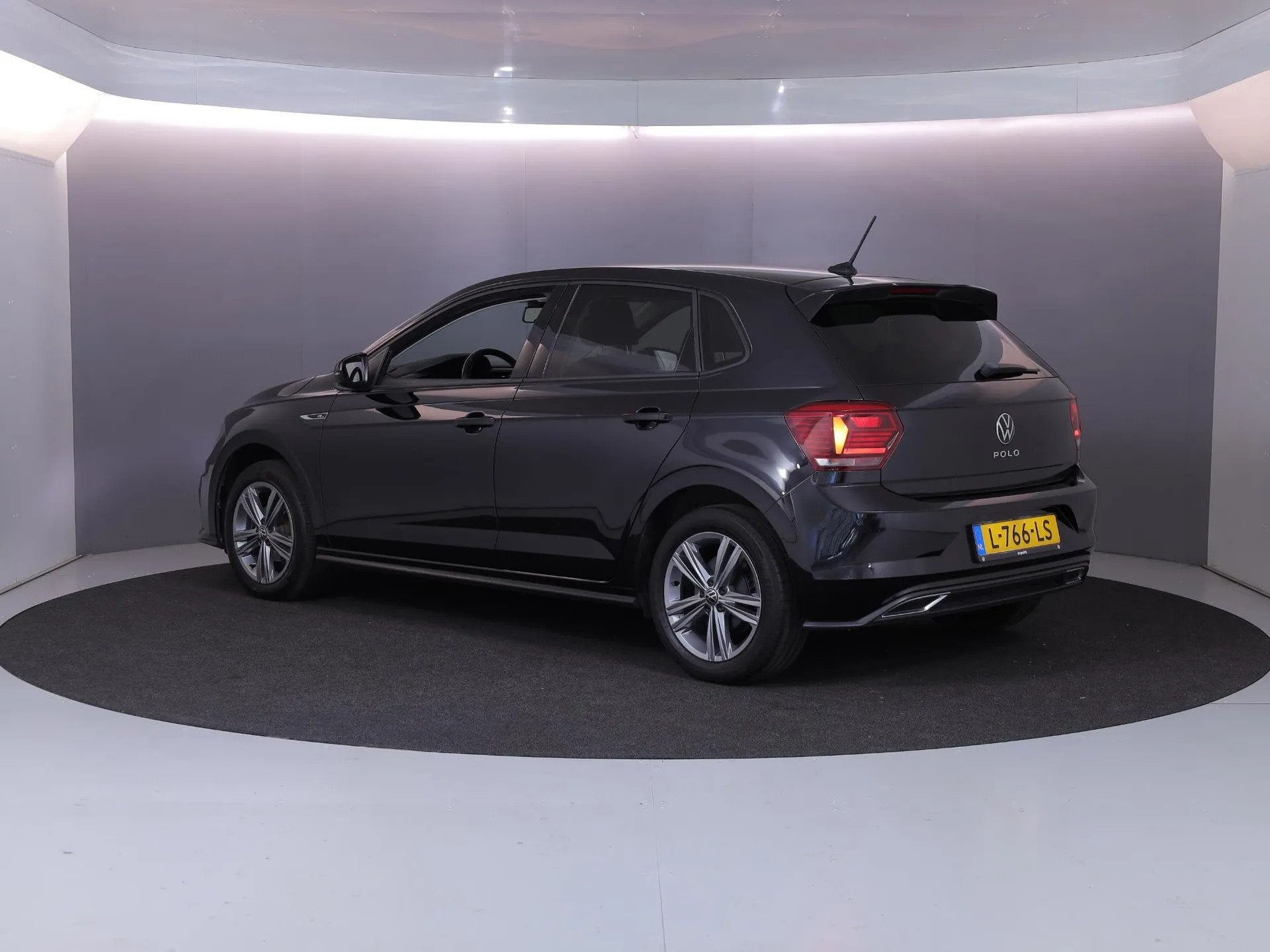Volkswagen Polo 1.0 TSI R-Line Edition (bj 2021), Voorwielaandrijving, 1063 kg, Gebruikt, Bedrijf