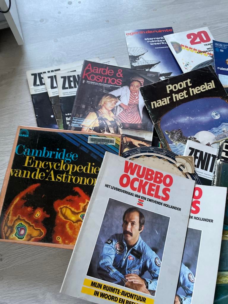 Grote collectie ruimtevaart- en astronomieboeken, Ophalen of Verzenden, Gelezen, Natuurwetenschap
