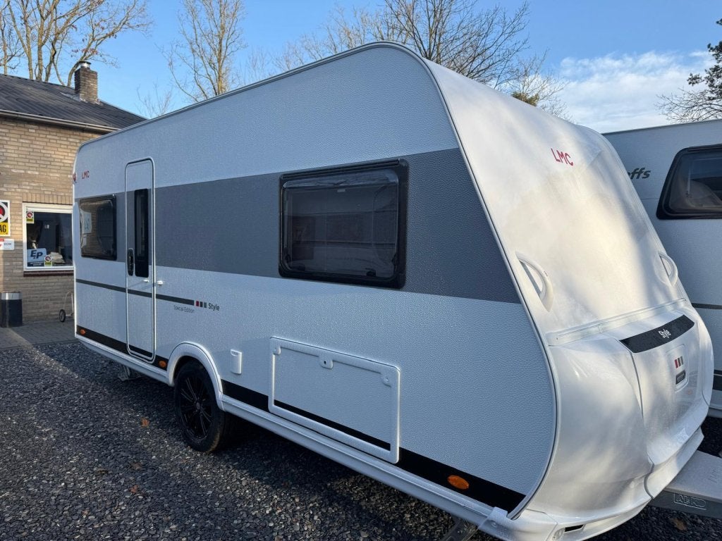 LMC Style Special 440 D fransbed en rondzit, Caravans en Kamperen, Caravans, Rondzit, Overige typen, Schokbreker, 5 tot 6 meter
