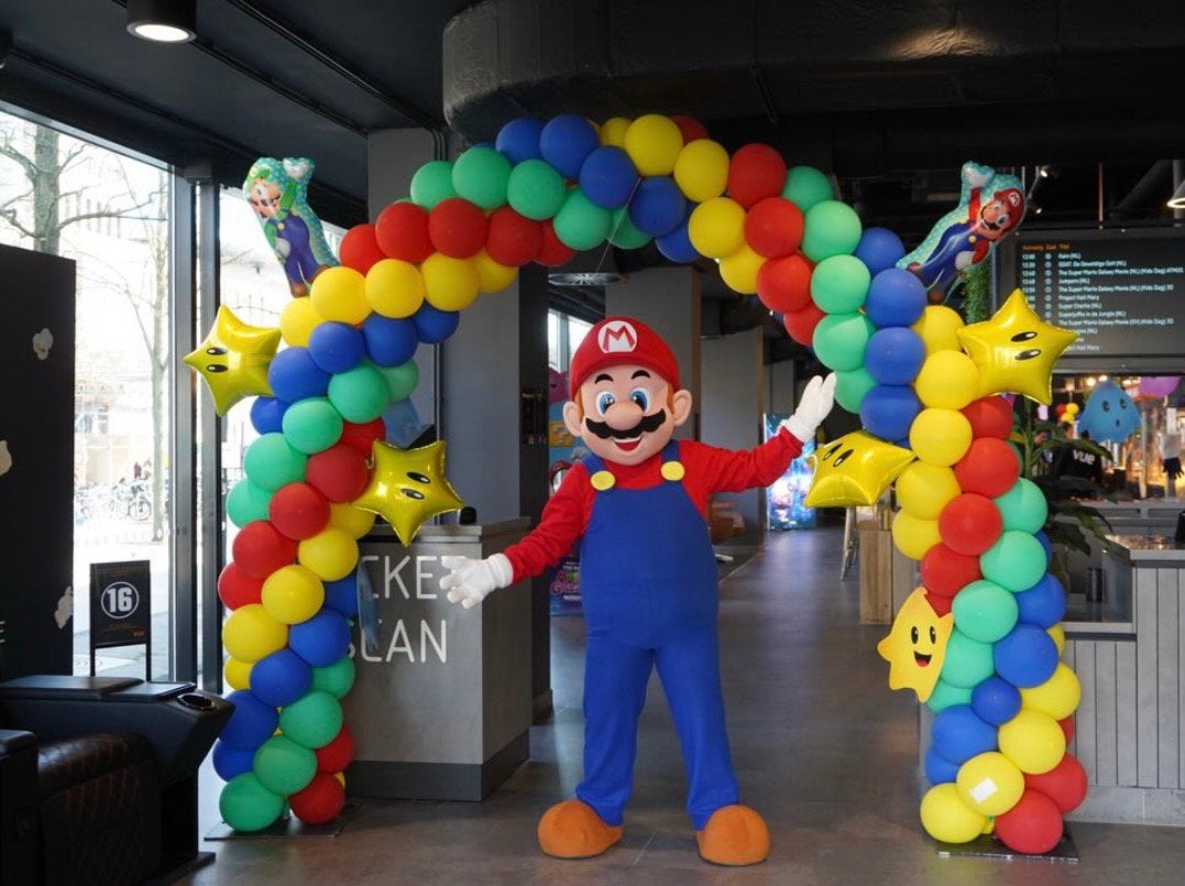 Super Mario mascotte te boek ‼️, Ophalen, Zo goed als nieuw, Verjaardag