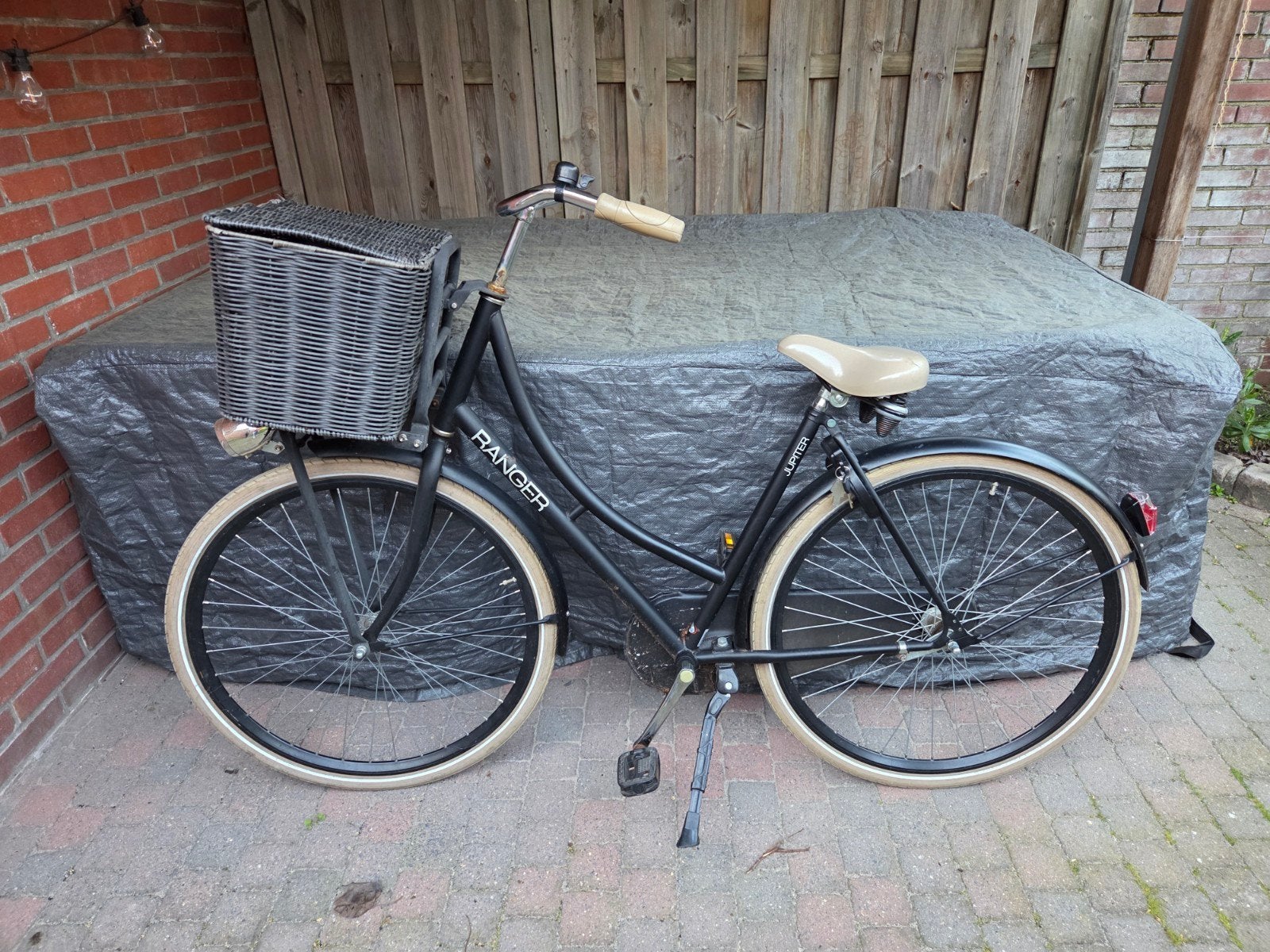 Zwarte Ranger stadsfiets met mand, framemaat 50-53 cm, Gebruikt, Velgrem, 50 tot 53 cm, Ophalen