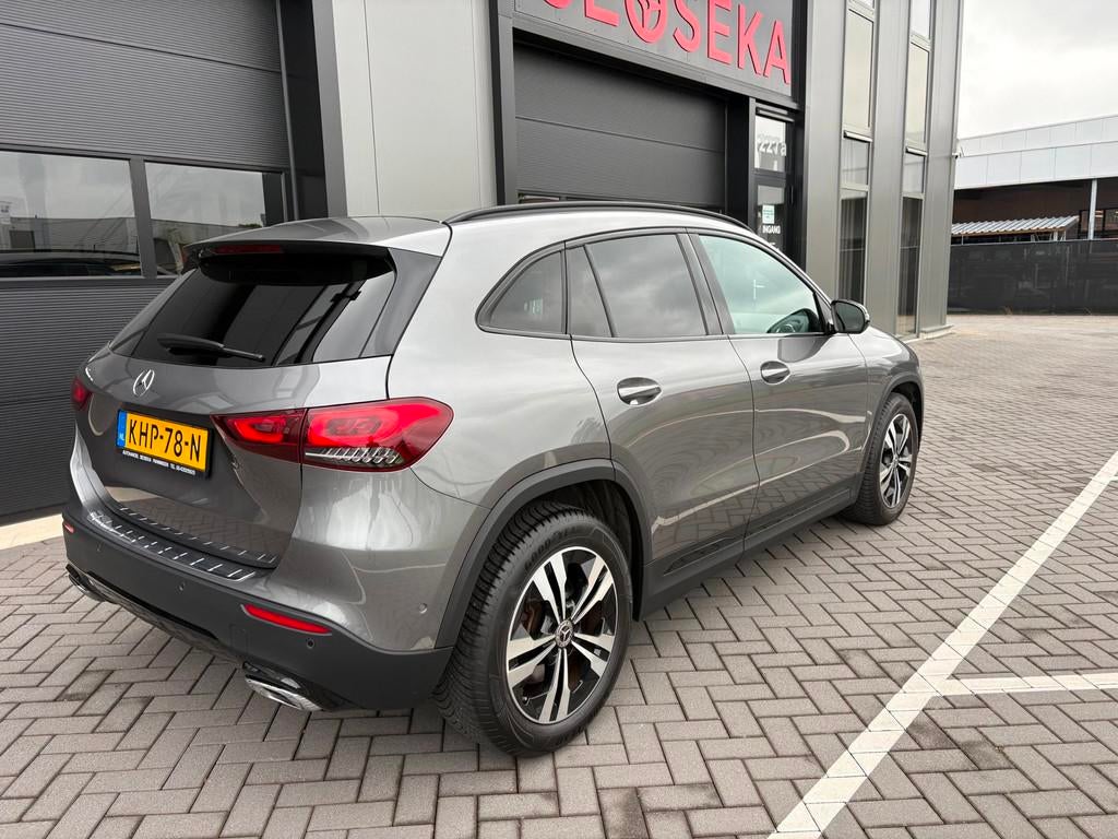 Mercedes-Benz GLA-klasse 250 Progressive widescreen, 15 km/l, 4 cilinders, 2000 kg, Leder en Stof