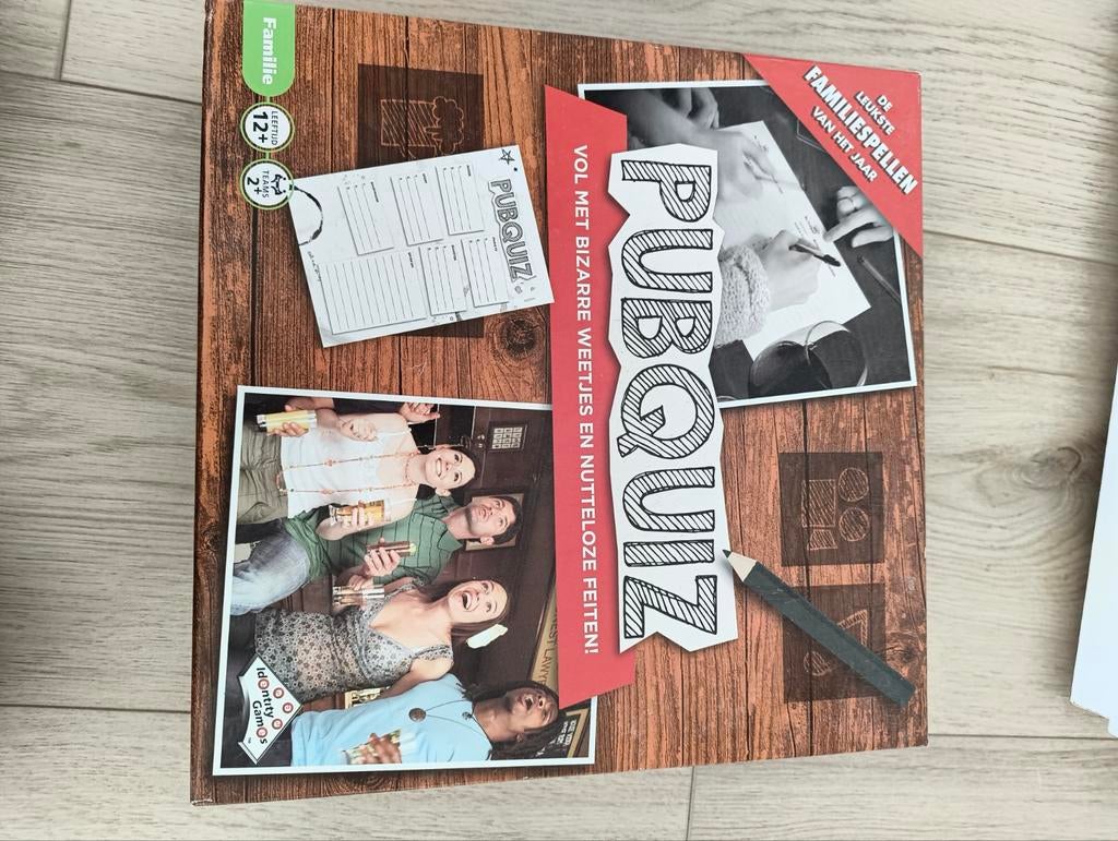Pubquiz spel - Vol met bizarre weetjes en nutteloze feiten!, Hobby en Vrije tijd, Gezelschapsspellen | Bordspellen, Vijf spelers of meer