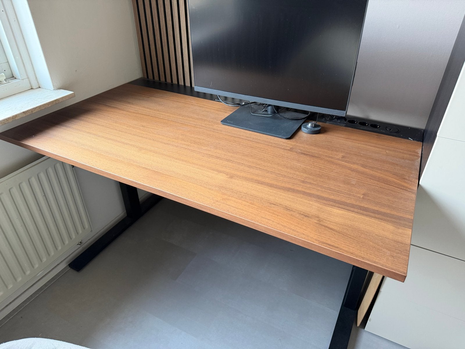 IKEA bureau - Zo goed als nieuw, wegens verhuizing, Hout, Ophalen of Verzenden, Zo goed als nieuw, IKEA