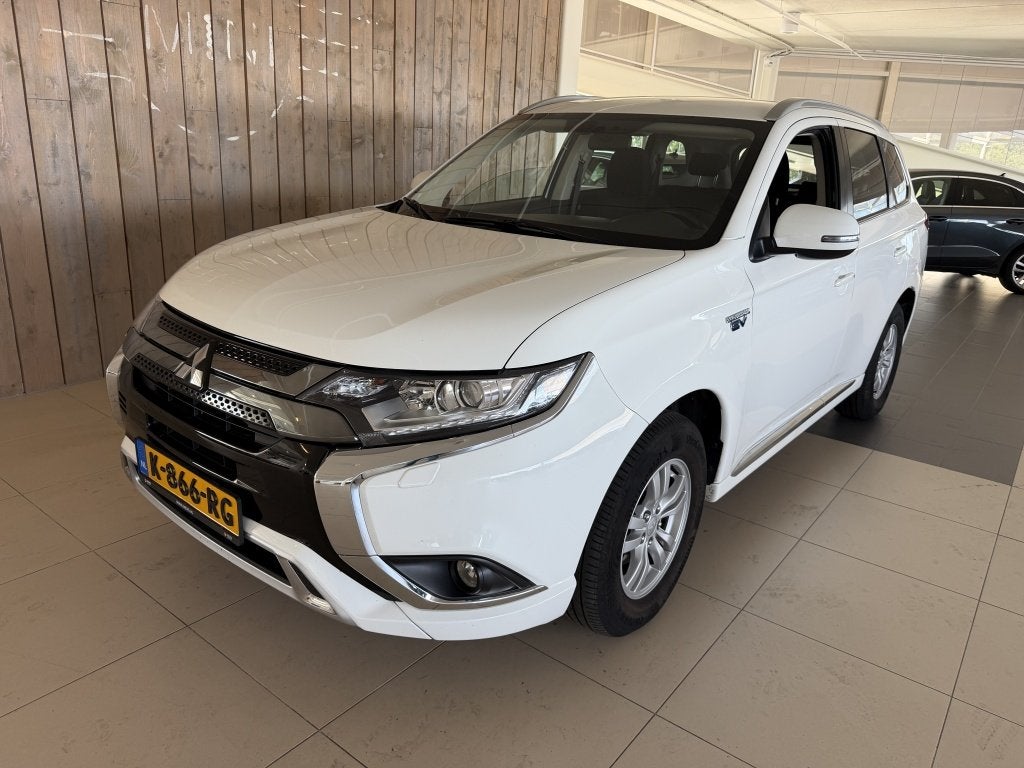Mitsubishi Outlander 2.4 PHEV Pure (bj 2021, automaat), Auto's, Automaat, Euro 6, 4 cilinders, 1865 kg