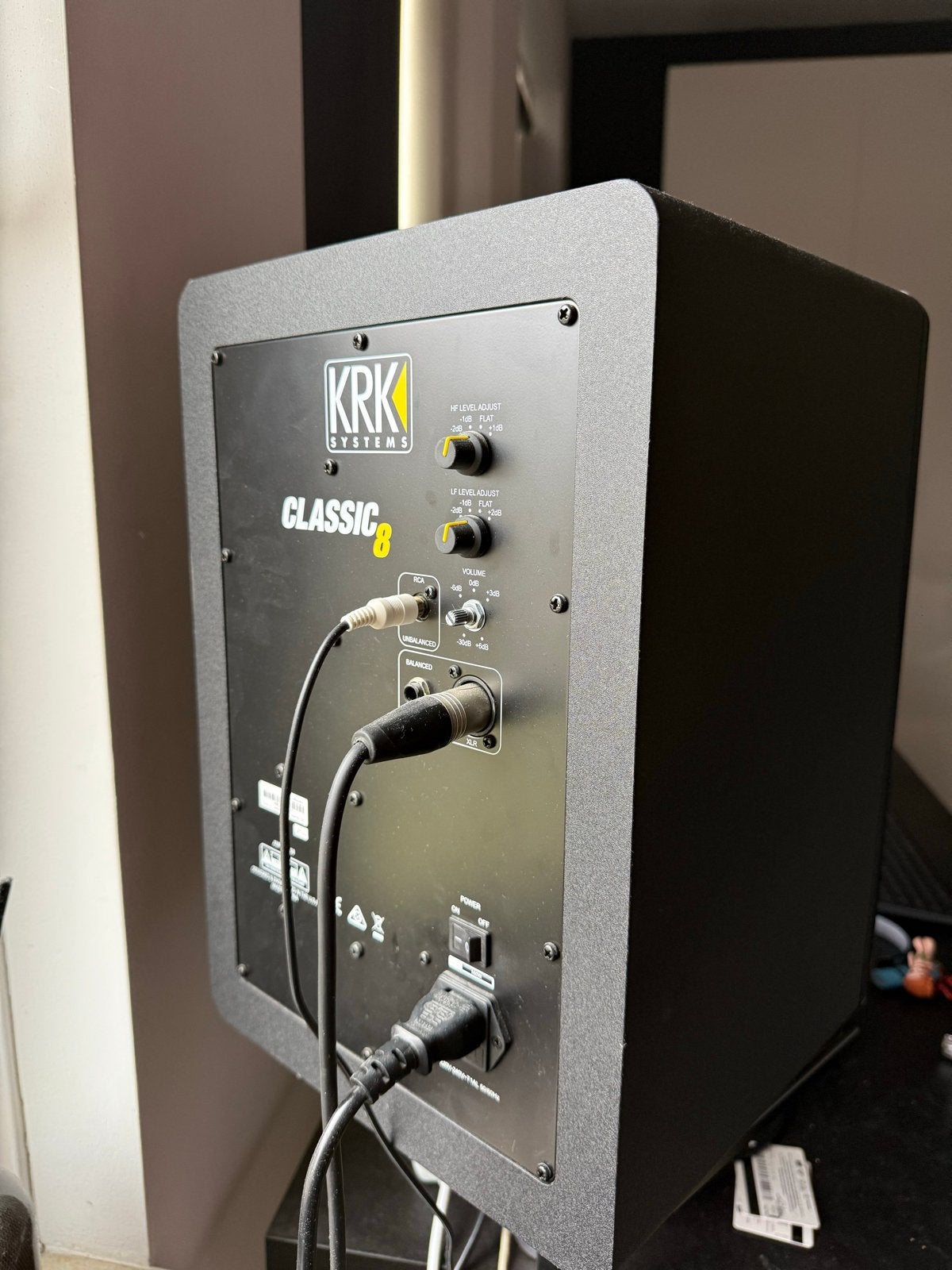KRK Classic 8 Studiomonitor + Statieven - Zo goed als nieuw, Audio, Tv en Foto, Luidsprekers, Studiomonitor, Inclusief kabels