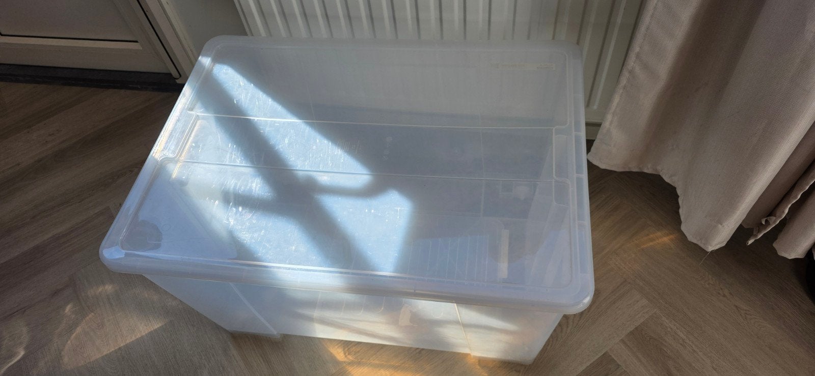 2x IKEA SAMLA opbergbak 130 liter met deksel - 78x56x43 cm, Ophalen, Gebruikt