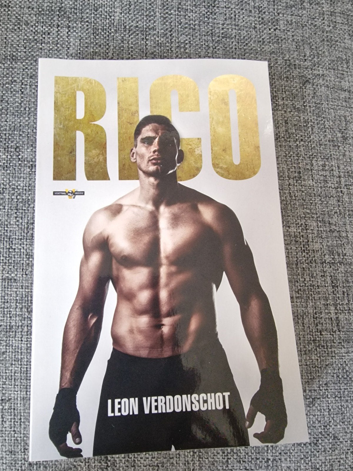 Rico Verhoeven - Het onthullende levensverhaal, Ophalen of Verzenden, Zo goed als nieuw, Leon Verdonschot, Nederland