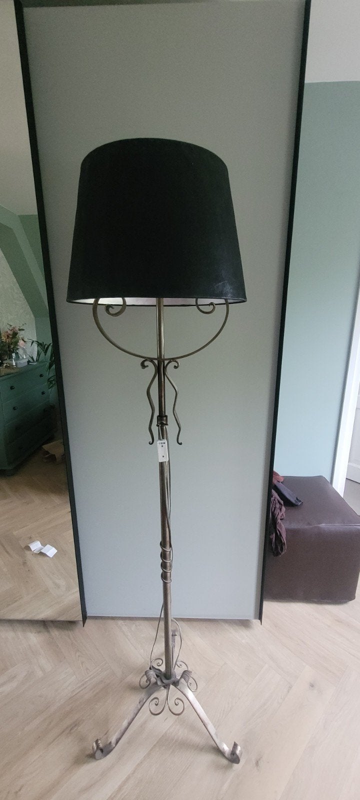 Elegante staande lamp met zwarte kap, Ophalen, Gebruikt, Metaal, Klassiek, Sierlijk