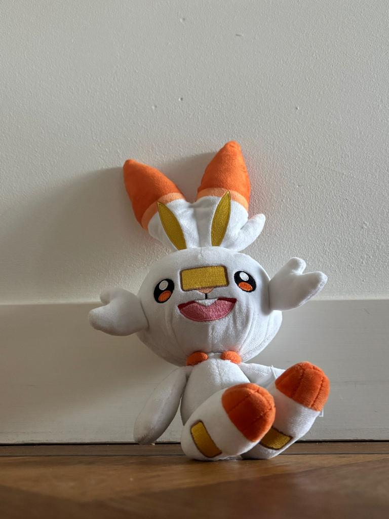 Scorbunny Pokemon knuffel, Overige typen, Ophalen of Verzenden, Pokémon, Klein (minder dan 20 cm)