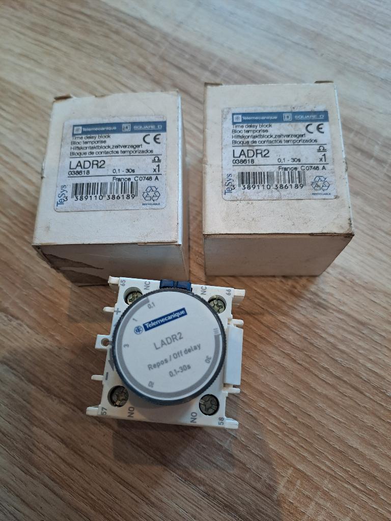 2 tijdrelaisblokken LADR2 telemec, Ophalen of Verzenden, Nieuw