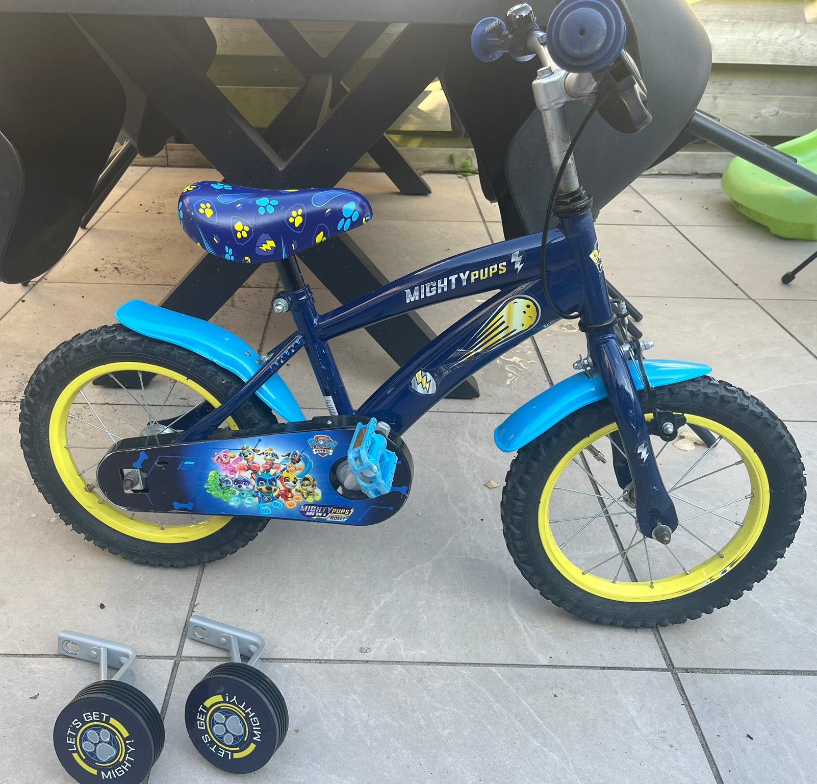 Paw patrol fiets 12inch, Fietsen en Brommers, Fietsen | Kinderfietsjes, Ophalen, Zo goed als nieuw, Minder dan 16 inch, Zijwieltjes