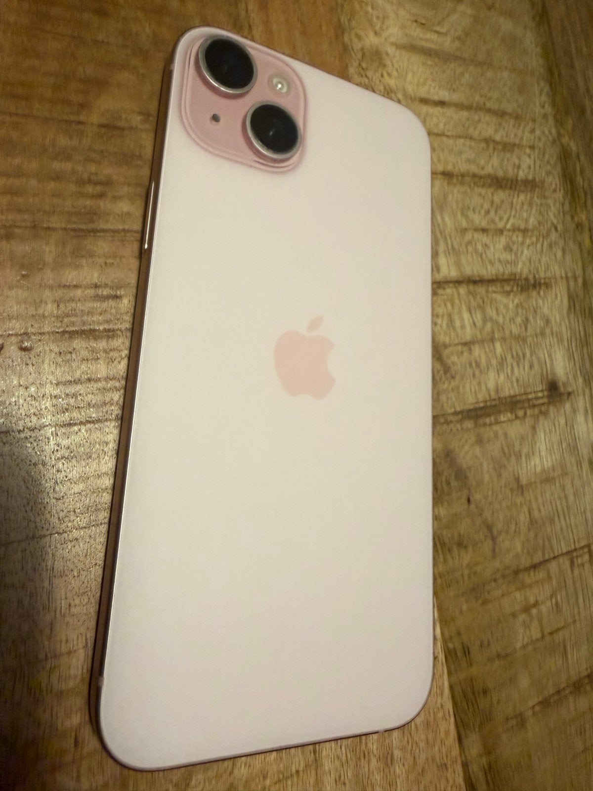 Roze Apple iPhone 15 Plus 128GB - Goede staat + 3 hoesjes, Telecommunicatie, Mobiele telefoons | Apple iPhone, Ophalen, Zonder abonnement