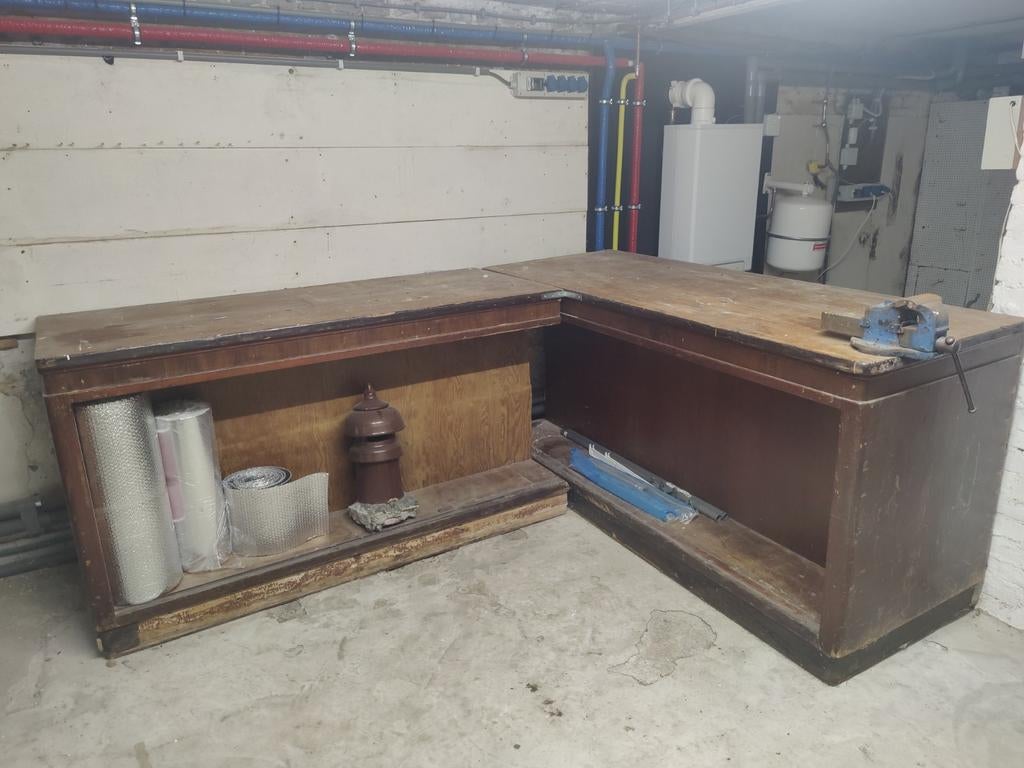 Gratis ophalen; Robuuste L-vormige werkbank met bankschroef, Doe-het-zelf en Verbouw, Werkbanken, Ophalen, Gebruikt, 170 cm of meer