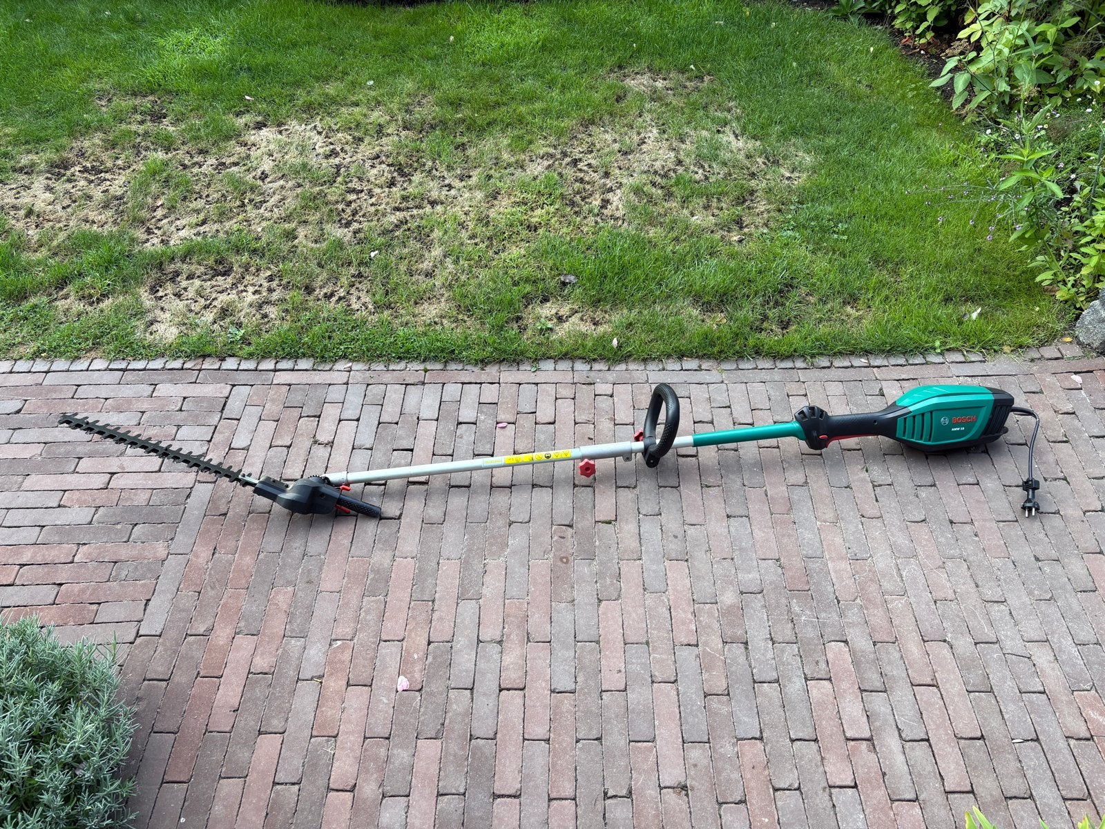 Bosch AMW 10 elektrische heggenschaar op steel, Ophalen, Gebruikt, Elektrisch