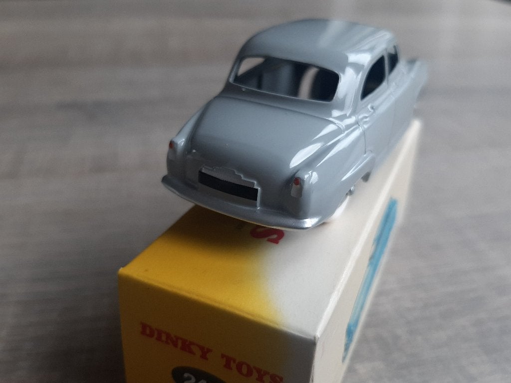 Dinky toys simca 9 aronde, Ophalen of Verzenden, Nieuw, Auto