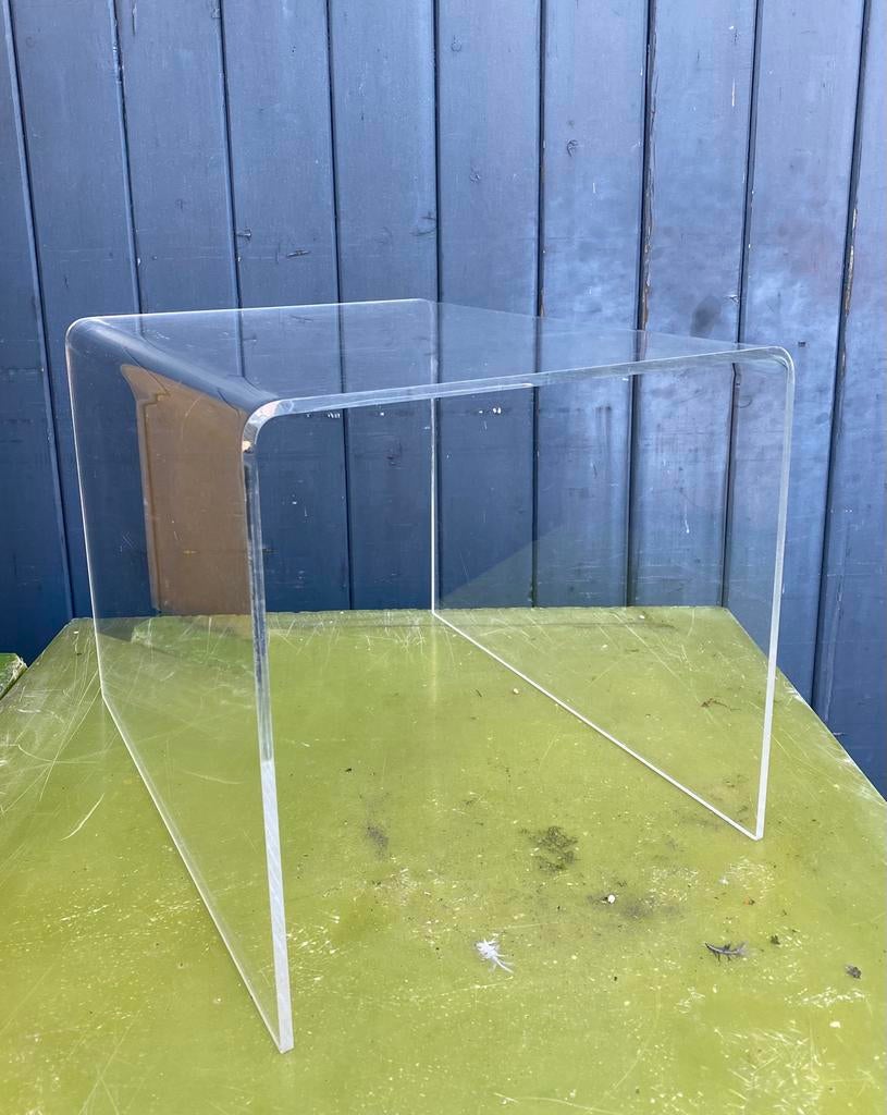 Plexiglas bijzettafel uit de jaren 80