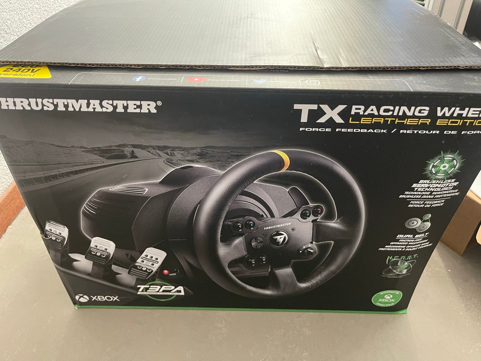 Thrustmaster TX Racing Wheel Leather Edition + T3PA Pedalen, Spelcomputers en Games, Racestuur, Xbox, Force feedback, Ophalen of Verzenden