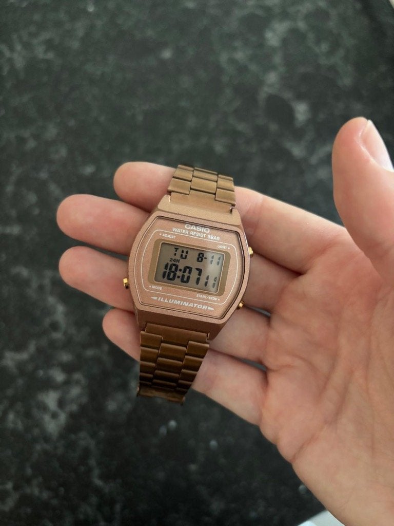 Casio digitaal horloge – rose gold, Ophalen, Zo goed als nieuw, Staal, Overige merken