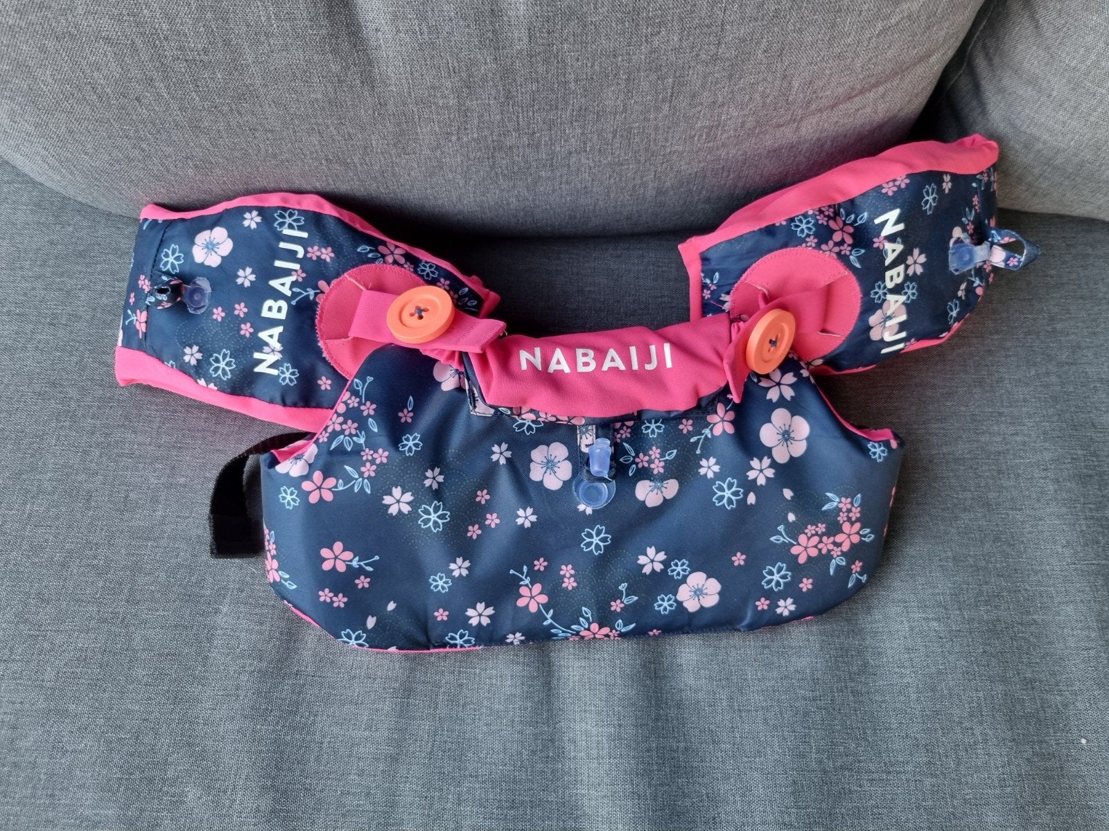 Nabaiji zwemvest/zwembandjes 15-30 kg, Ophalen, Zo goed als nieuw
