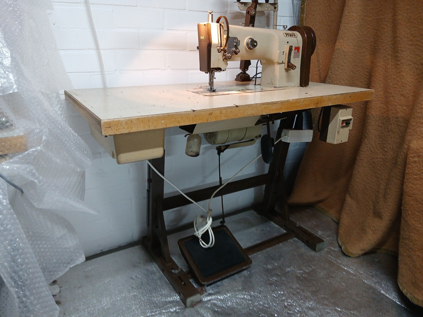 Pfaff 1245 industrial sewing, Hobby en Vrije tijd, Naaimachines en Toebehoren, Ophalen of Verzenden, Naaimachine, Pfaff
