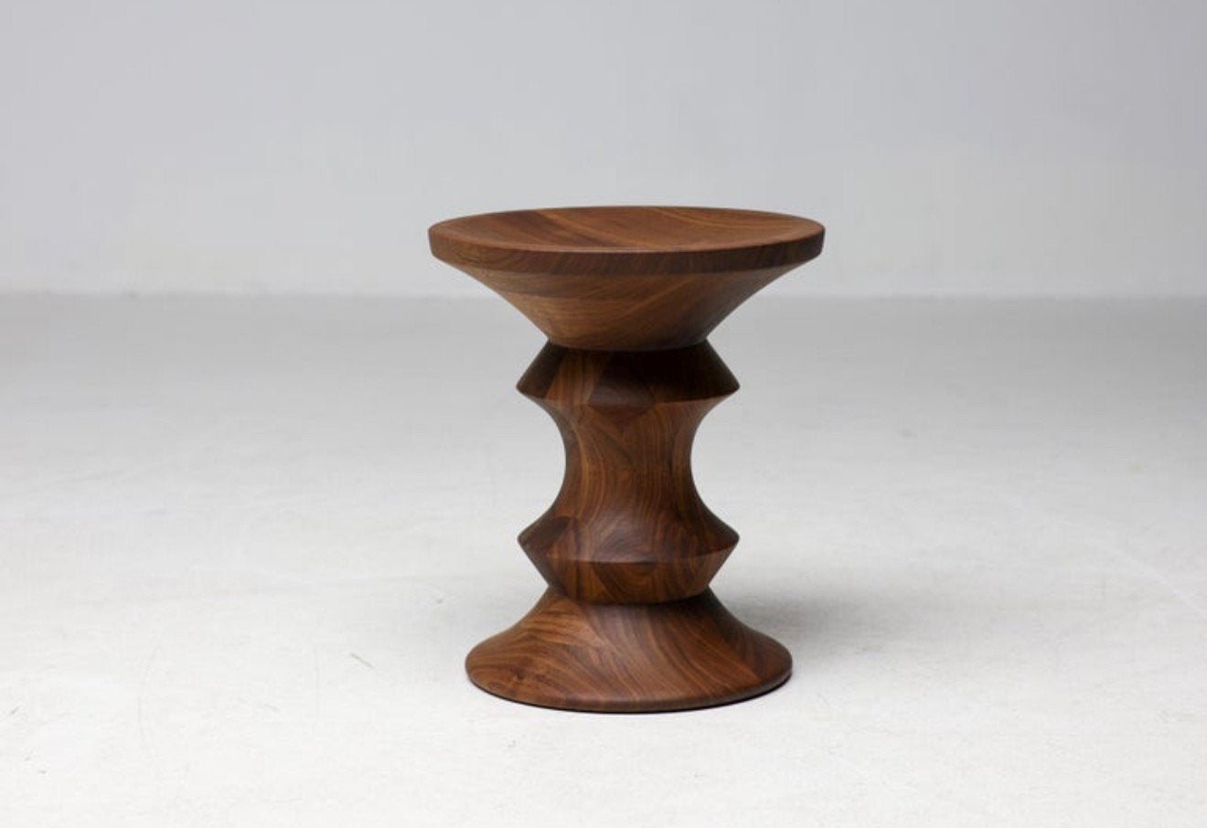Vitra stool model C, 45 tot 60 cm, Stool model C walnut, -, Mid century modern