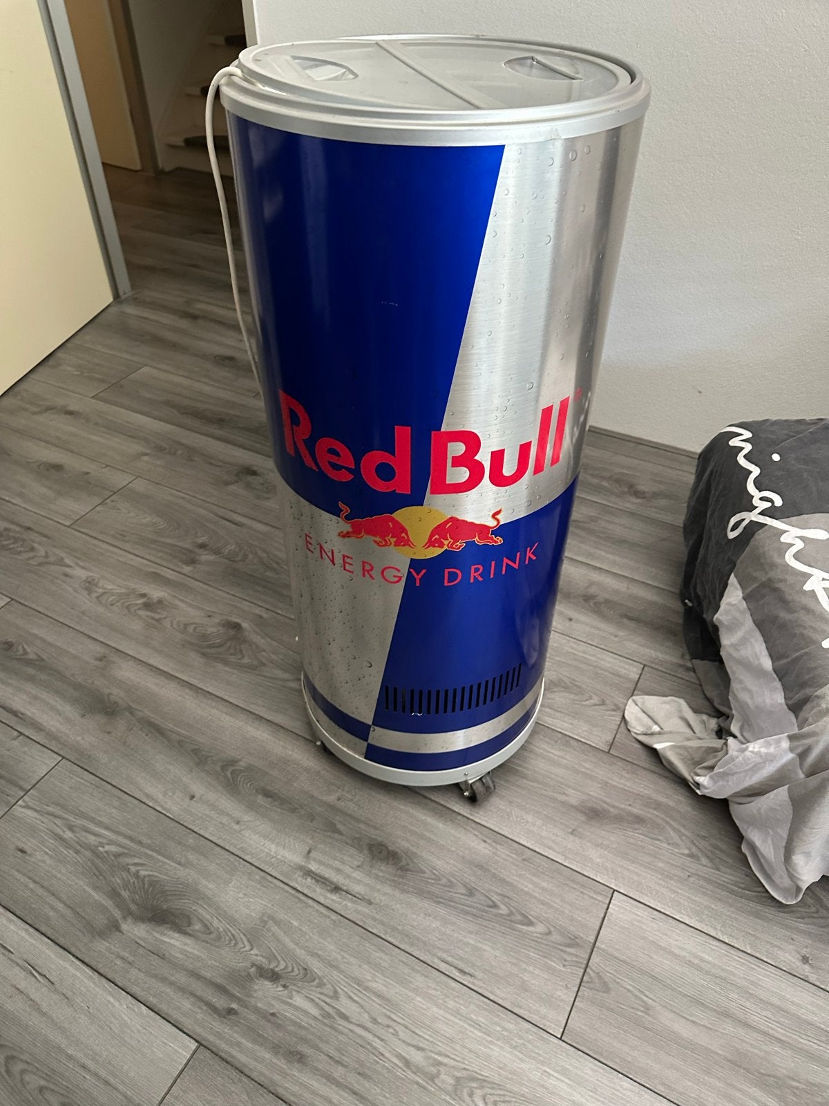 Red Bull blik koelkast - perfect voor feestjes!, Minder dan 45 cm, Minder dan 75 liter, Ophalen, 85 tot 120 cm