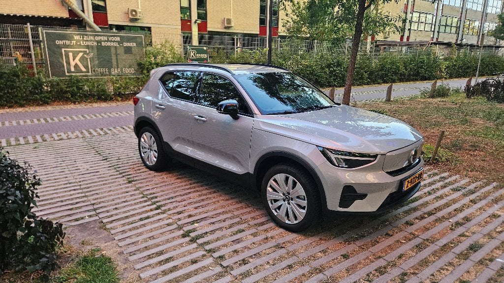 Volvo EX40 | Single Motor Essential 70 kWh | 238pk 2024, Auto's, Automaat, 1940 kg, 435 min, Elektrisch