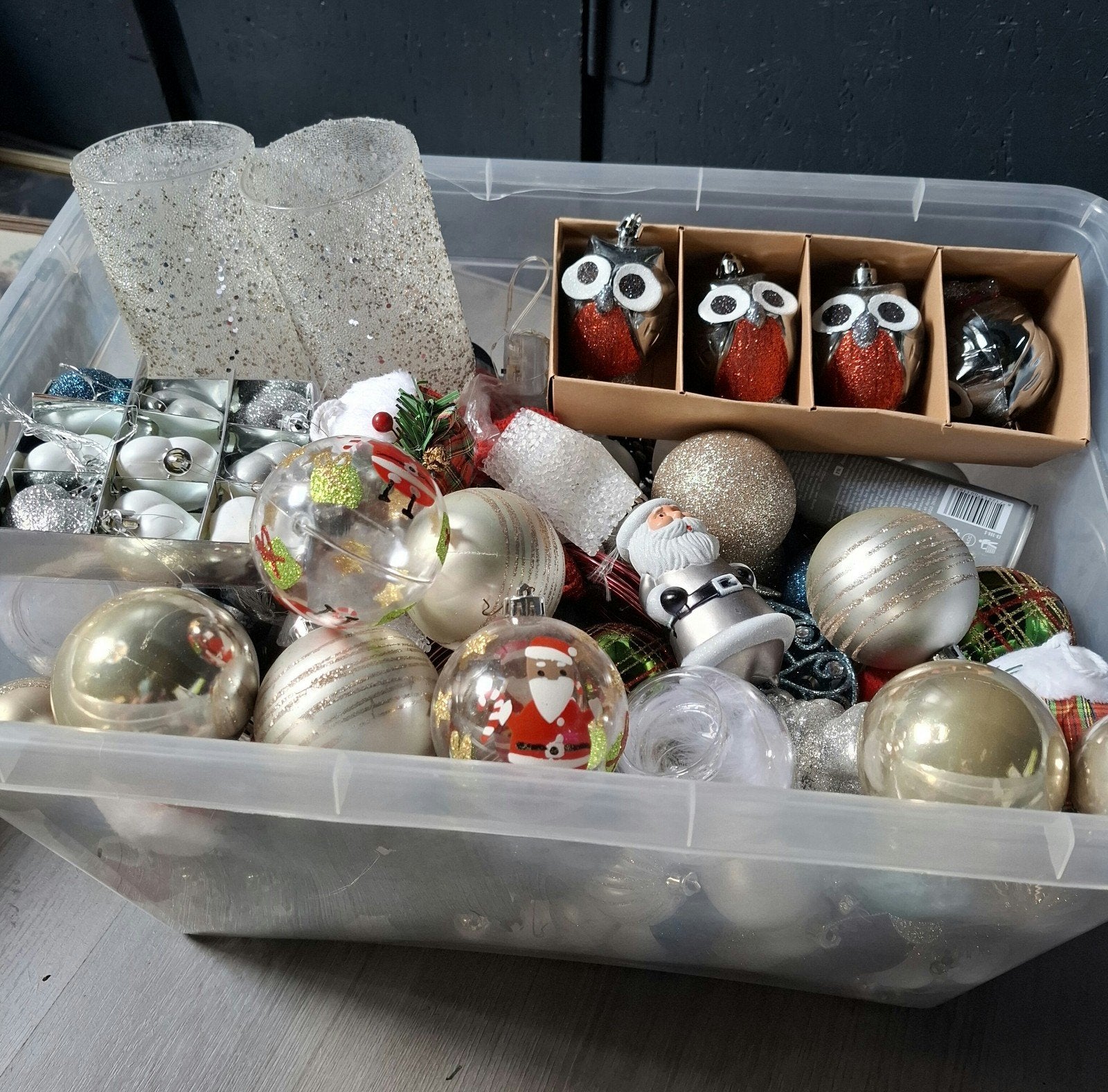vele kerstballen allerlei kleuren., Diversen, Kerst, Ophalen