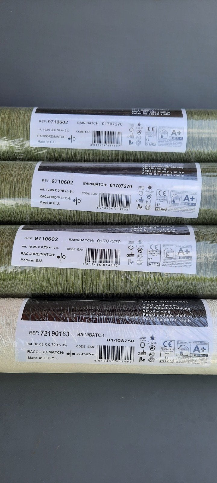 Groen vinylbehang (3 rollen) en beige vinylbehang (1 rol), Ophalen of Verzenden