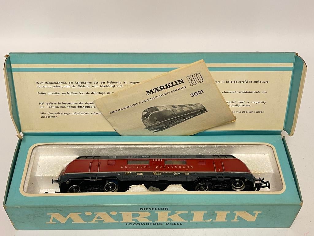 ** NIEUWSTAAT ** Märklin 3021 ** Lichtblauwe doos+ boekje **, Wisselstroom, Locomotief, Ophalen of Verzenden, Zo goed als nieuw