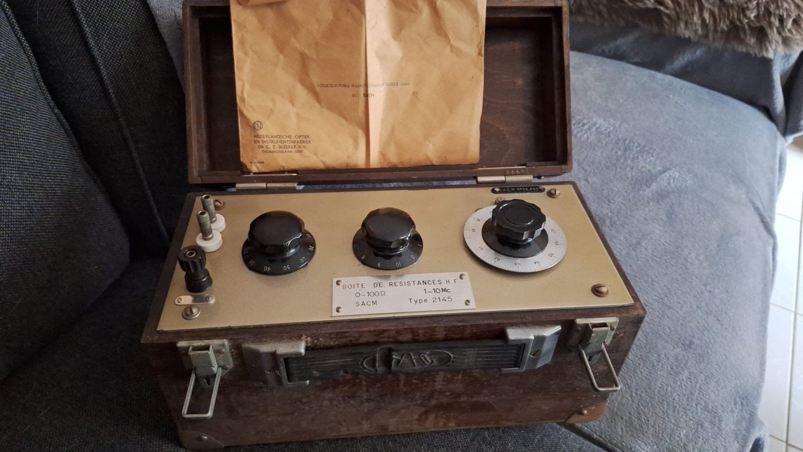 Vintage Weerstandsmeter Type 2145 in houten kist, Ophalen