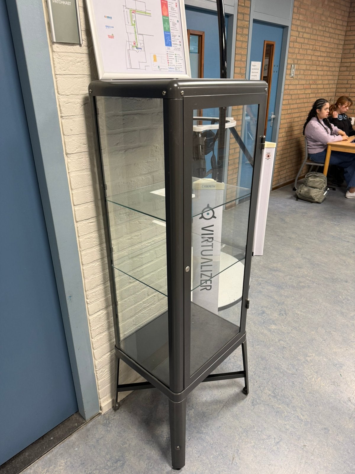 IKEA FABRIKÖR vitrinekast – antraciet, Huis en Inrichting, Kasten | Vitrinekasten, Ophalen, 25 tot 50 cm, 50 tot 100 cm, 150 tot 200 cm