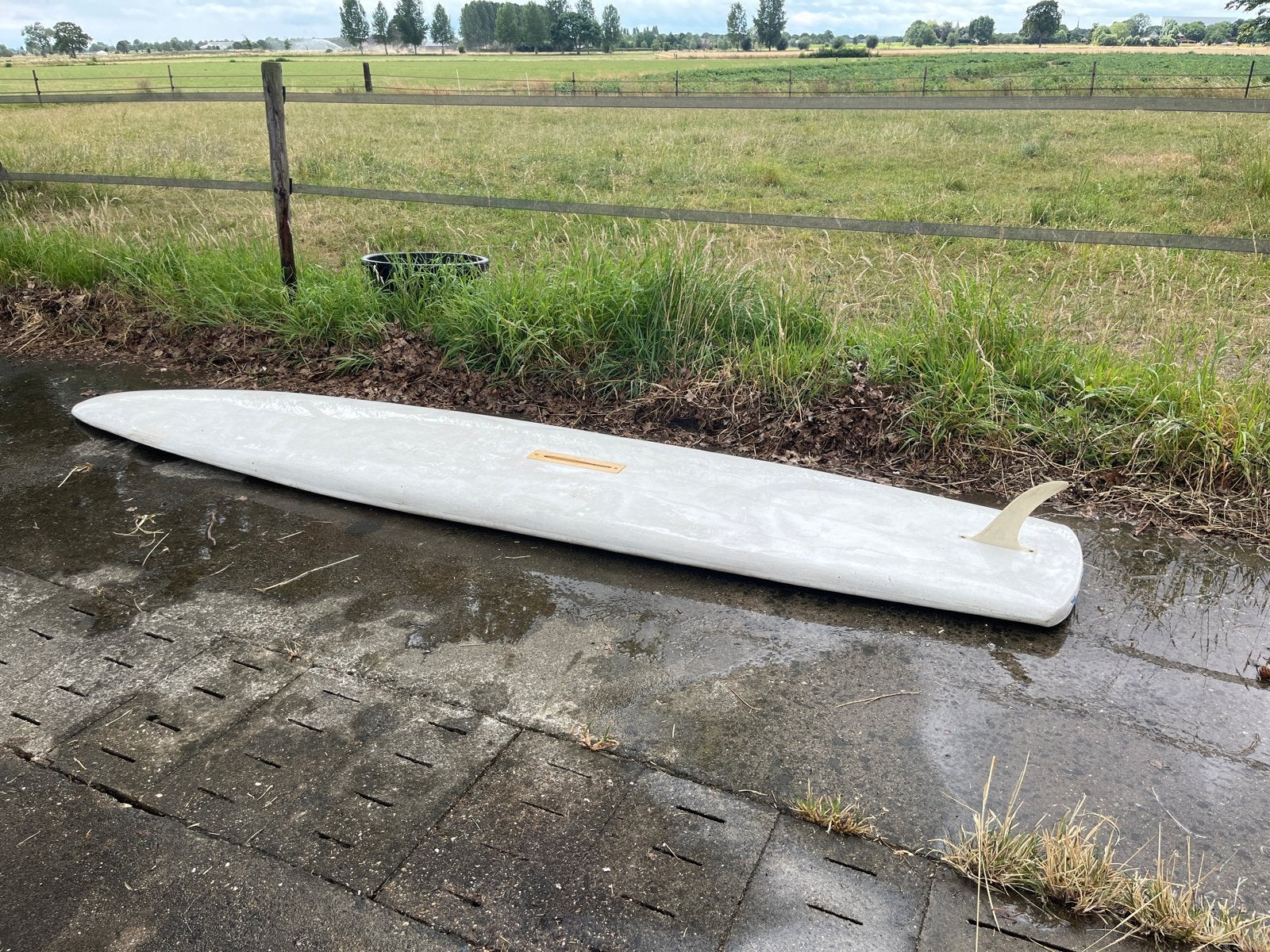 Wit Longboard Surfplank met Vin - Gebruikt, Watersport en Boten, Ophalen, Gebruikt, Longboard, Met vinnen