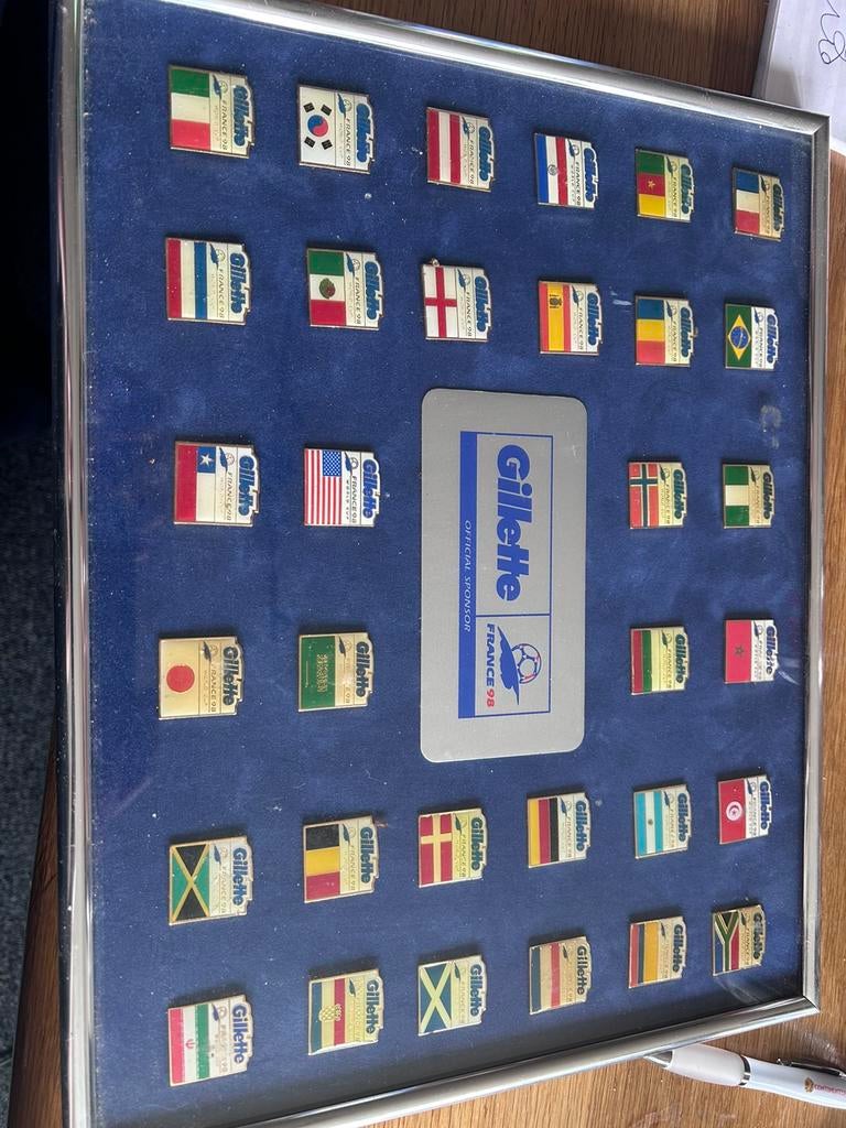 Pins wk 98 frankrijk, Verzamelen, Ophalen of Verzenden, Zo goed als nieuw, Sport, Speldje of Pin