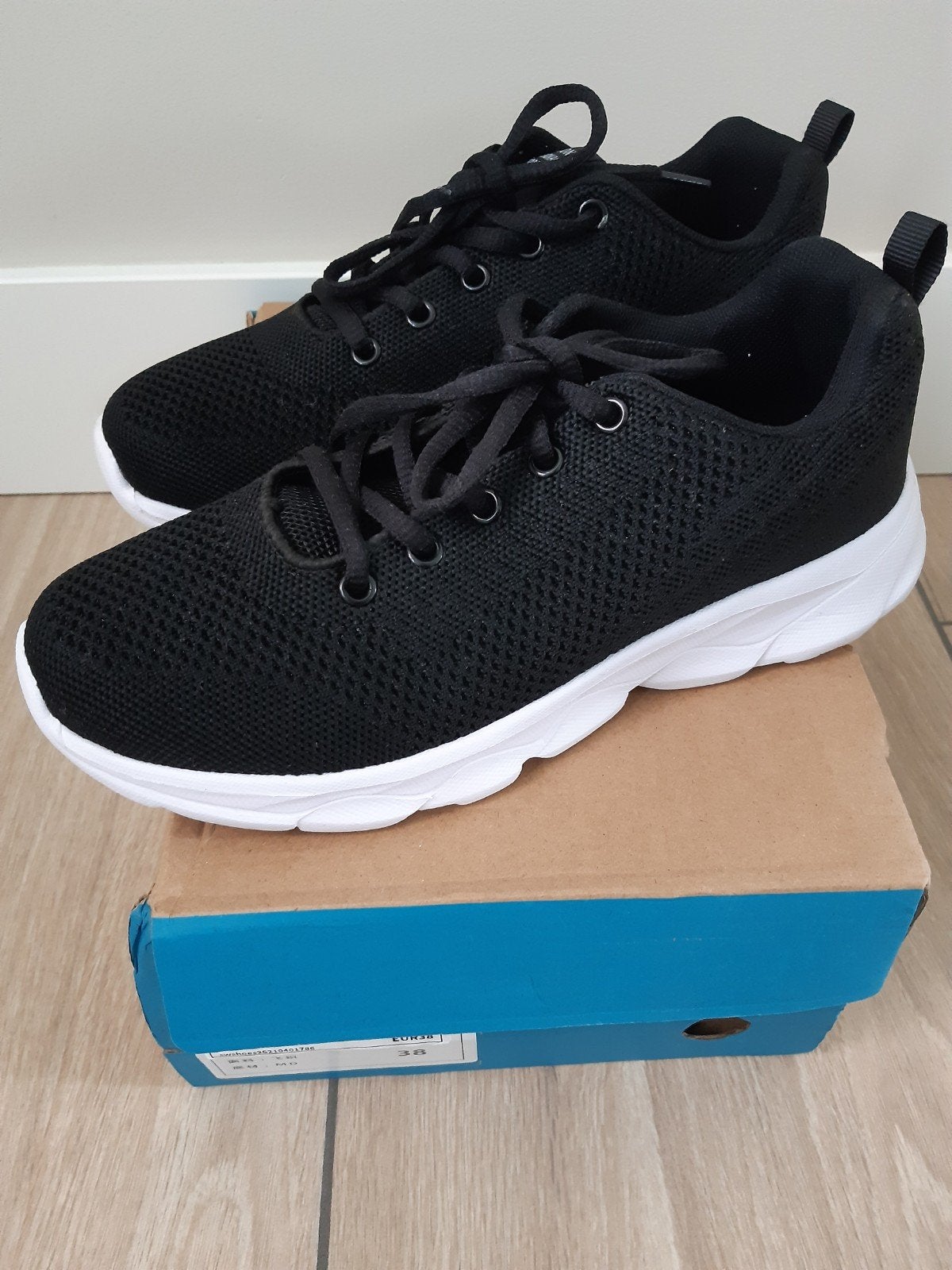 Sneakers mt. 38 Nieuw!, Overige merken, Hardloopschoenen, Nieuw, Ophalen of Verzenden