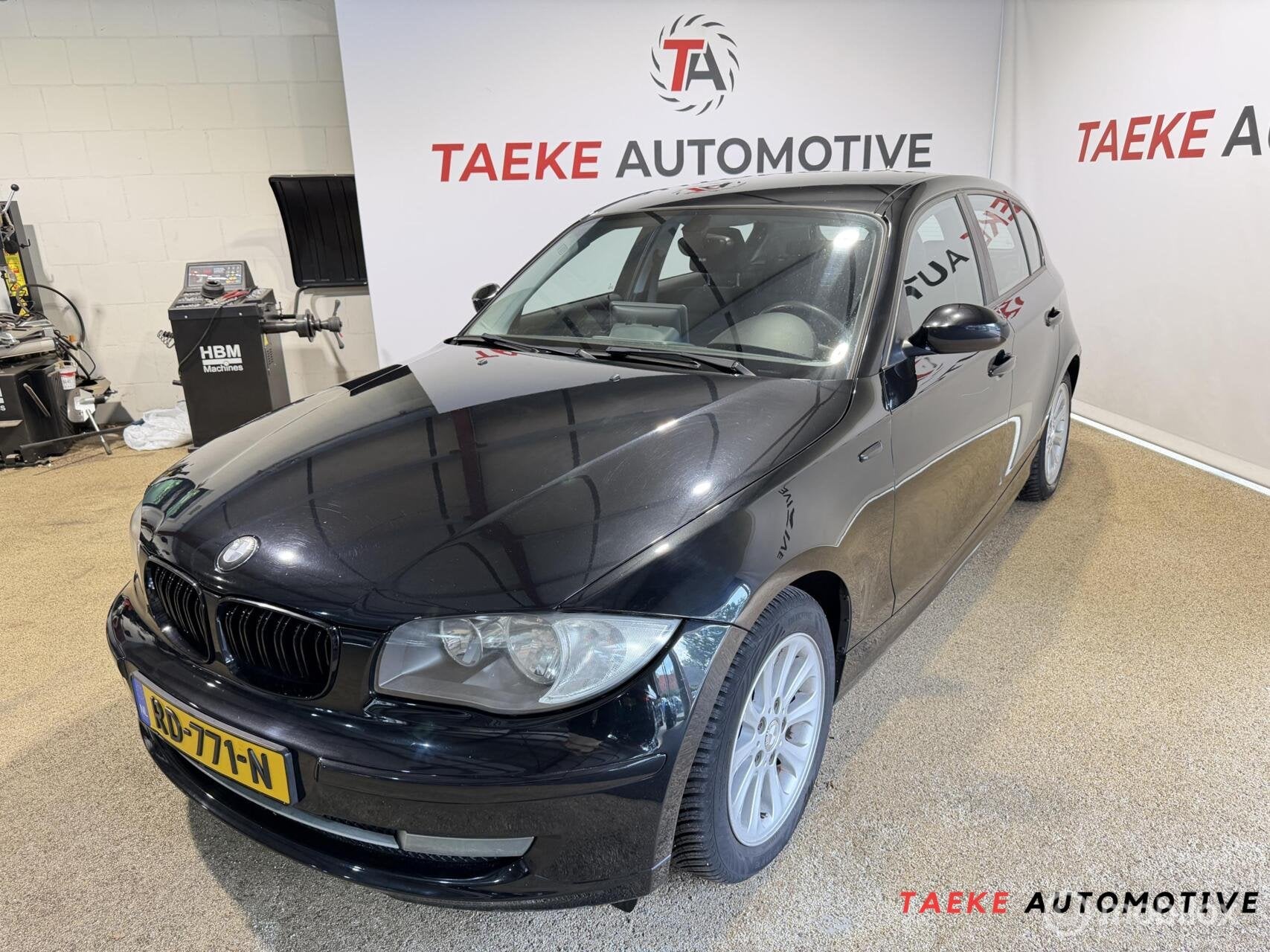 BMW 1-serie 116i CLIMA/CRUISE/APK/CARPLAY, 1-Serie, 4 cilinders, 4 stoelen, Euro 4