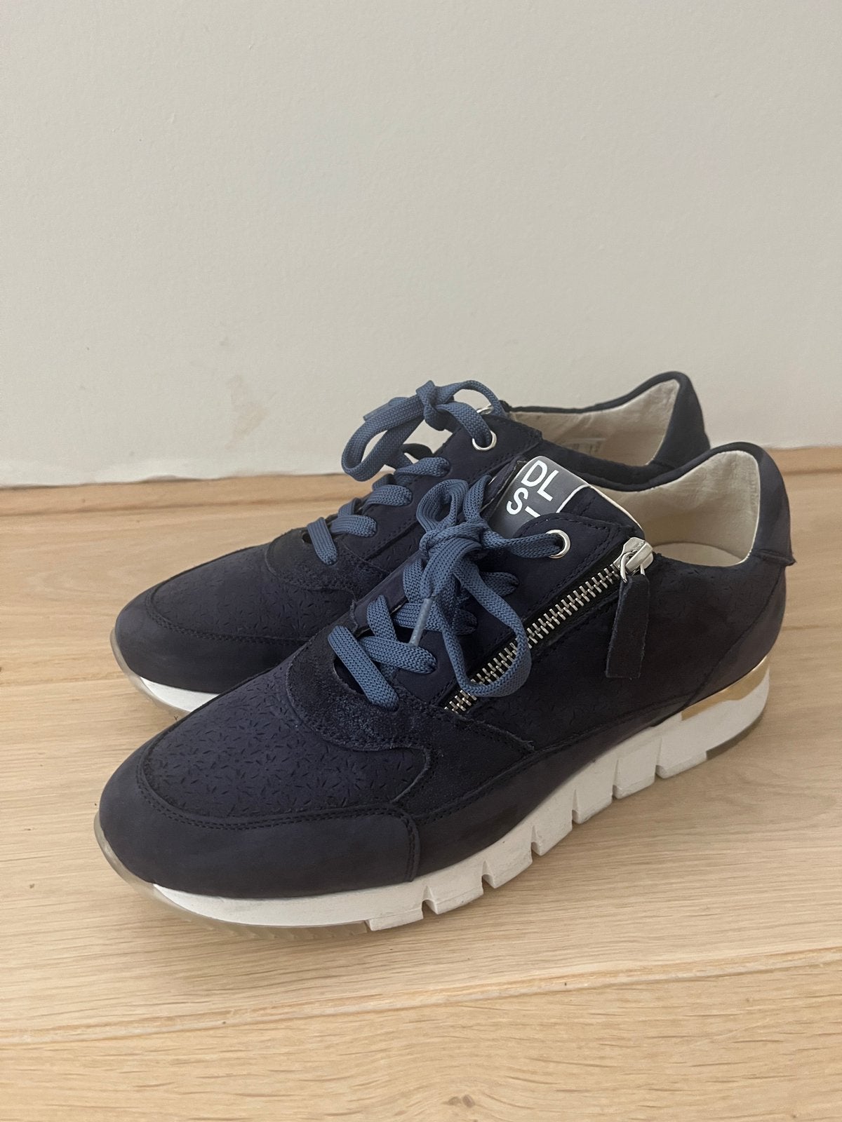 DL Sport sneakers mt 41 nieuw, Ophalen of Verzenden, Zo goed als nieuw, Blauw, Sneakers of Gympen