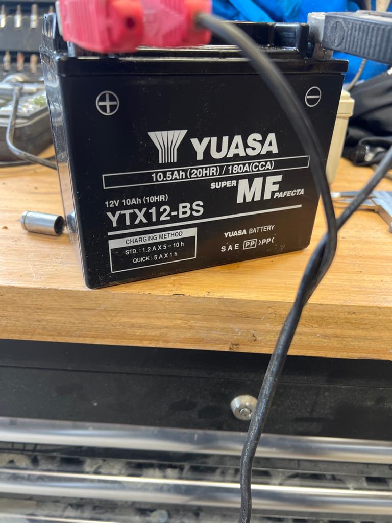 Yuasa 10.5Ah accu YTX12-BS, Ophalen of Verzenden