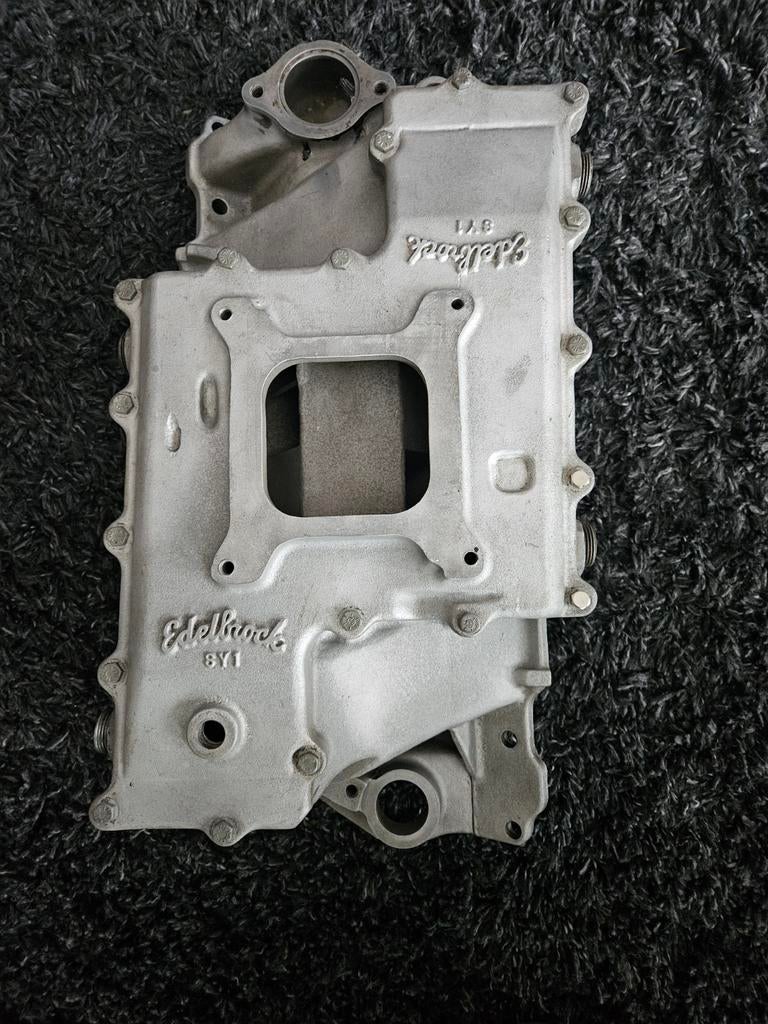 Edelbrock SY1 inlaatspruitstuk Chevrolett camaro  holley., Ophalen of Verzenden, Chevrolet