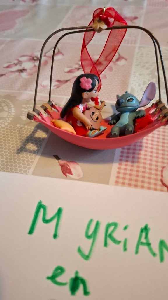 Disney Lilo and Stitch Hangmat Disneyland Parijs ornament, Ophalen of Verzenden, Overige figuren, Zo goed als nieuw, Beeldje of Figuurtje