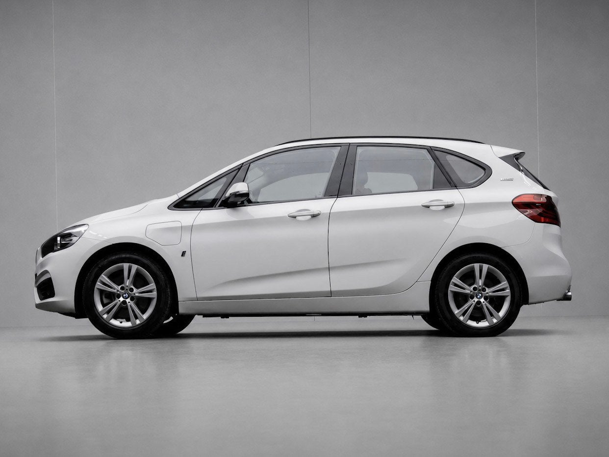 BMW 2-serie Active Tourer 225xe iPerformance Sport (NAVI,PDC, Automaat, 136 pk, Gebruikt, Wit