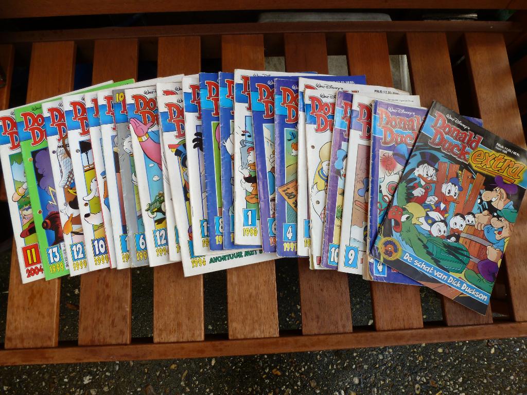 Donald Duck Extra 22 stuks, Meerdere stripboeken, Ophalen of Verzenden, Gelezen