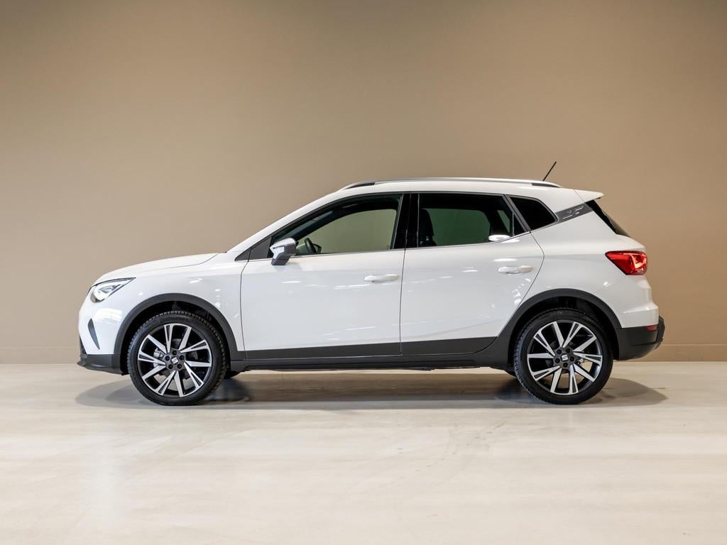 SEAT Arona 1.0 TSI FR Business Connect / 110pk / Trekhaak /, Auto's, Seat, Gebruikt, Met garantie (alle), Alcantara, Wit