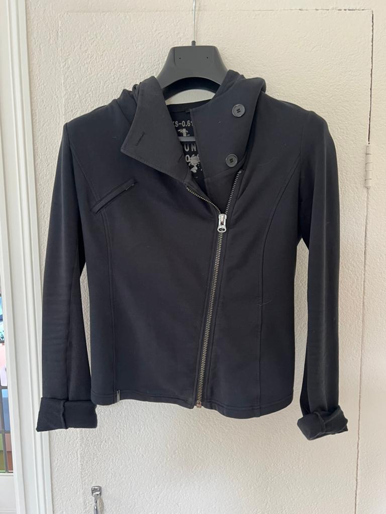 Sportief jasje/vest met capuchon IKKS mt 36, Ophalen of Verzenden, Gedragen, Maat 36 (S), Zwart